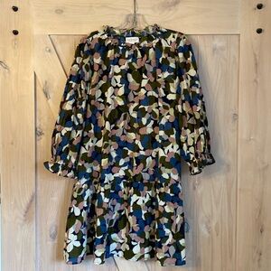 Velvet Dress with pockets in full boom with beautiful spring colors.